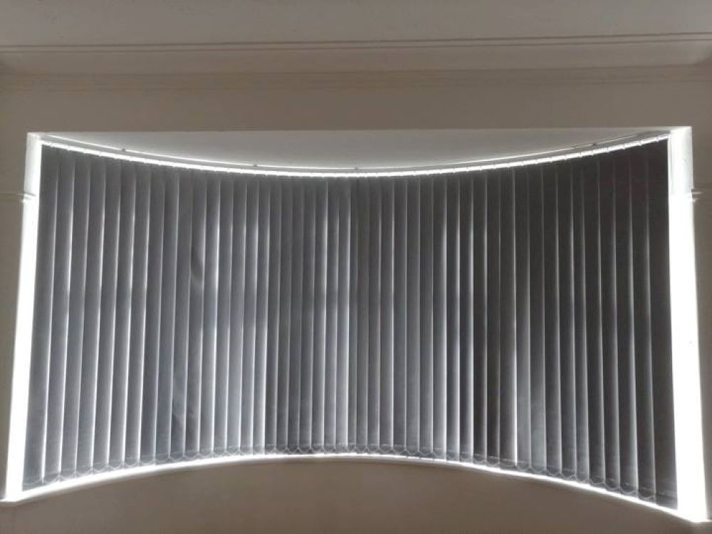Vertical Blinds curved headrail system